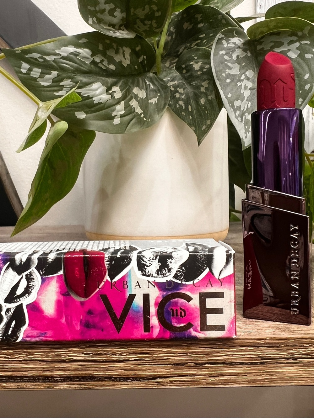 Urban Decay Lipstick in Açaí